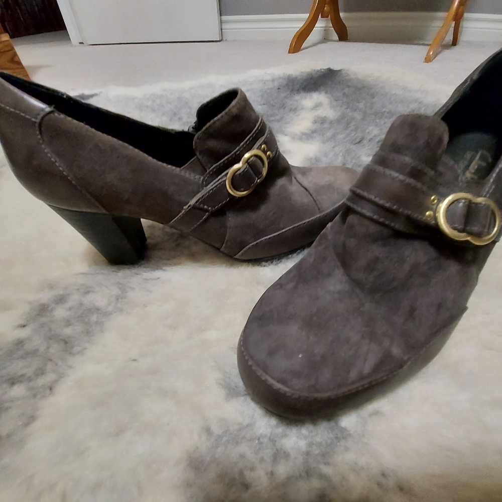Clark slipons